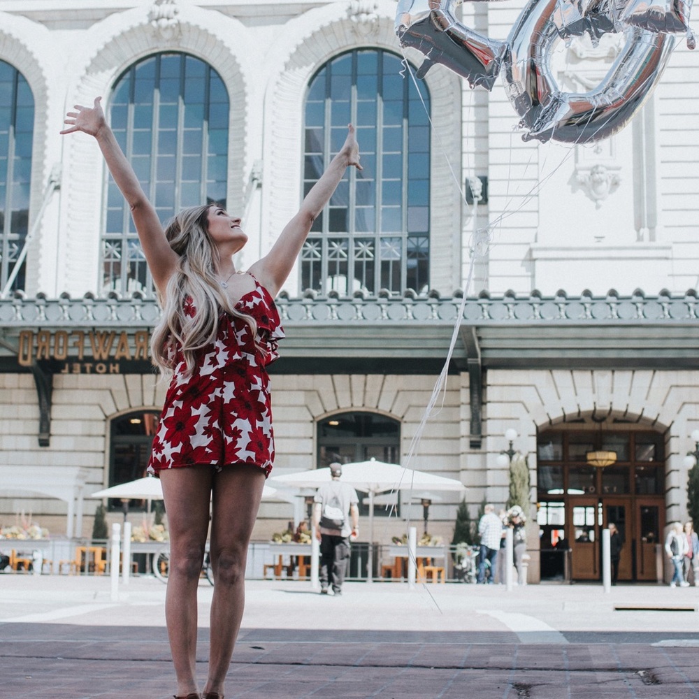 Francesca’s Floral Romper - Picture 4 of 8
